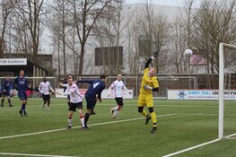 Alcmaria Victrix nestelt zich steviger in middenmoot na winst op St. George