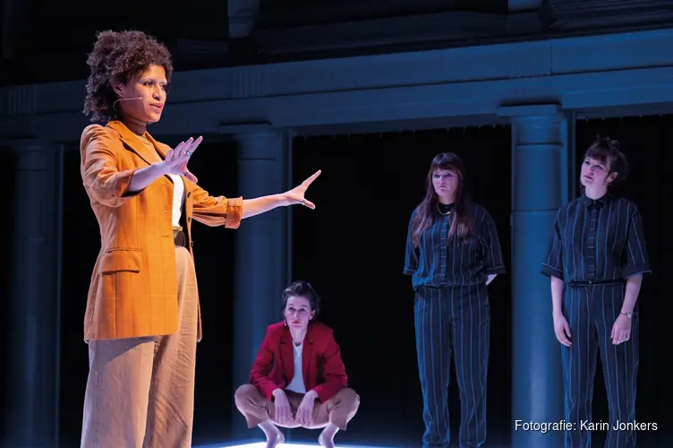 Documentair theater van het allerhoogste niveau: De zaak Shell Lovend ontvangen voorstelling voor het laatst te zien