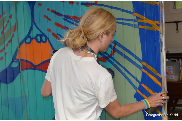 Vrouwen kleuren samen met Artiance de internationale Vrouwendag met Graffiti en Streetart!