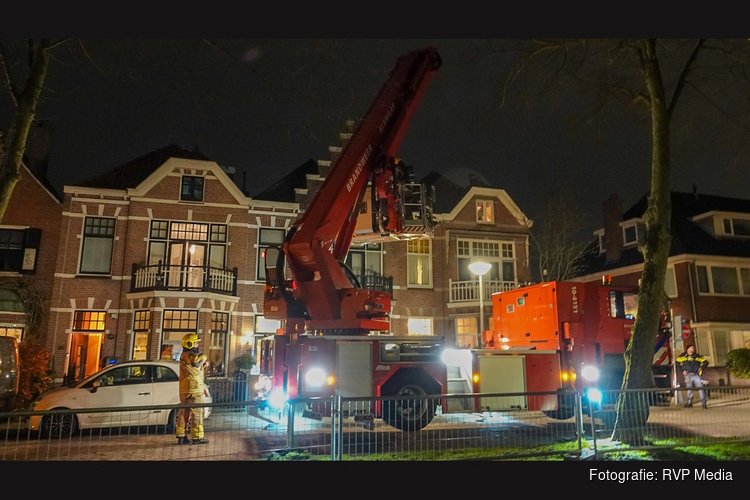 Brandweer bestrijdt schoorsteenbrand in woning Alkmaar