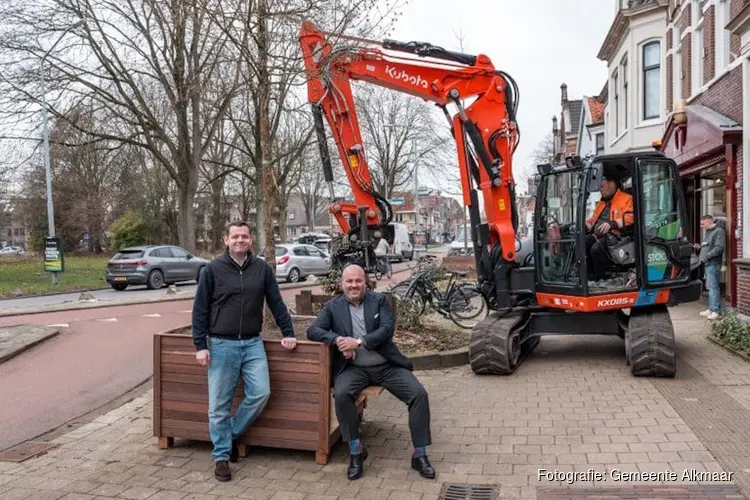 25 boombakken sieren de route van station naar binnenstad