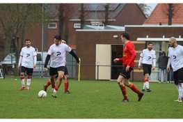 5A: Alcmaria Victrix hard onderuit in Opperdoes. Koedijk klopt DTS in derby