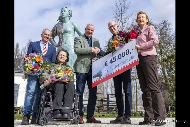 Stichting Trijn Rembrands sluit af met prachtig bedrag voor het standbeeld