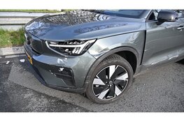 Auto's botsen op de Bergerweg in Alkmaar