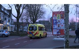 Voetganger aangereden door stadsbus op zebrapad Stationsweg Alkmaar