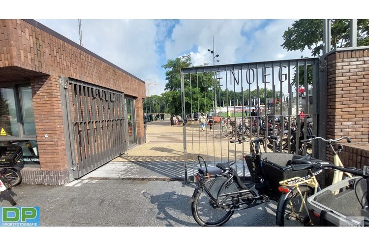 AZ vrouwen maken het nog spannend, maar pakken toch de drie punten