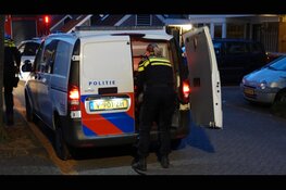 Persoon aangehouden na brand in schuur Alkmaar. Onrust in straat en politiehond ingezet