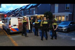 Persoon aangehouden na brand in schuur Alkmaar. Onrust in straat en politiehond ingezet