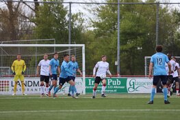 Alcmaria Victrix krijgt pak op de broek van hekkensluiter FC Den Helder