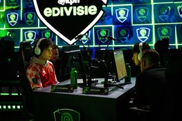 Emre Yilmaz (AZ) kroont zich tot laatste KPN eDivisie-kampioen