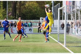 Jong Holland blijft koploper na remise in spannende topper