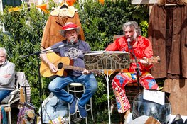 Alkmaar kleurt oranje tijdens feestelijke Koningsdag