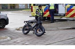 Fietsster gewond na aanrijding met auto in Alkmaar