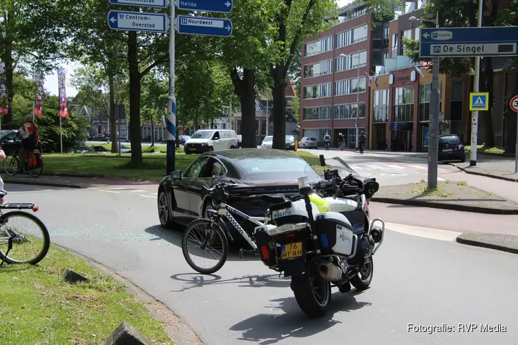Gewonde na aanrijding tussen twee personenauto's in Alkmaar