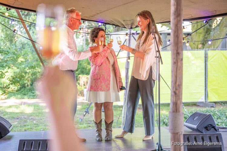 Karavaan Festival viert tienjarig jubileum met feestelijke opening in Victoriepark