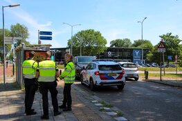 Scooter en bestelbus botsen in Alkmaar