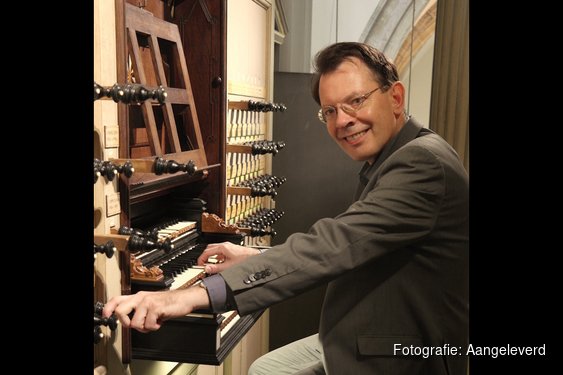 Woensdag 1 juli: eerste Zomeravondconcert in de Grote Kerk Alkmaar. Organist Frank van Wijk speelt werken van Sweelinck en Bach