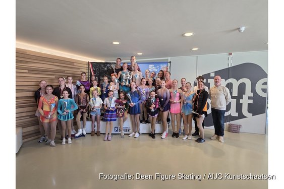 Alkmaarse kunstrijders schitteren tijdens DFS Trophy: Summer Wijkhuizen clubkampioen van Deen Figure Skating