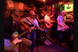 Muzikaal talent van jong tot oud schittert tijdens jamsessie in De Stapper
