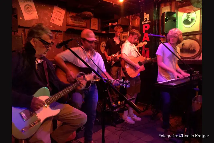 Muzikaal talent van jong tot oud schittert tijdens jamsessie in De Stapper