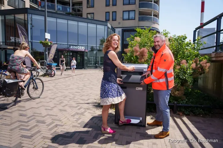 Nieuwe persafvalbakken voor schoner Alkmaar