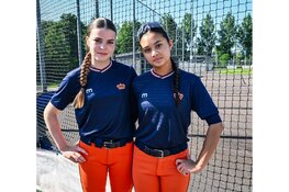 Twee Alkmaarse softbalspeelsters geselecteerd voor EK met TeamNL