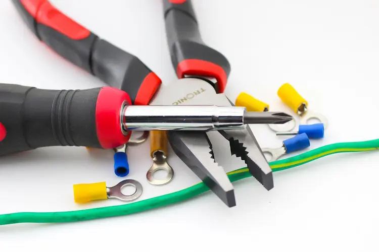 Industriële automatisering en pv-systemen: de technische evolutie van industriële bekabeling