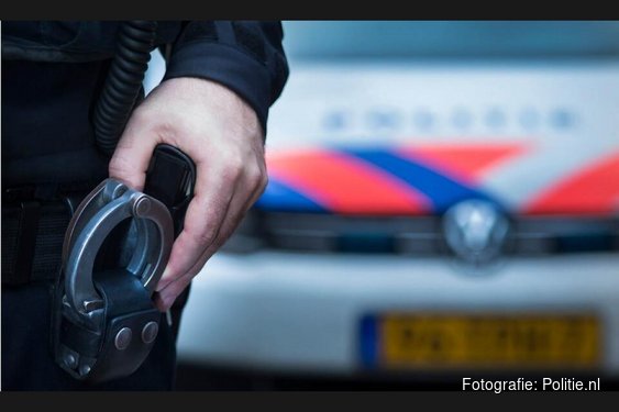 Verdachte met vuurwapen aangehouden nadat hij werd gecontroleerd voor fietsen zonder licht