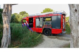 Gemaaid gras vliegt in brand in park Alkmaar
