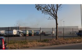 Veel rook bij brand bij afvalinzamelingbedrijf Alkmaar