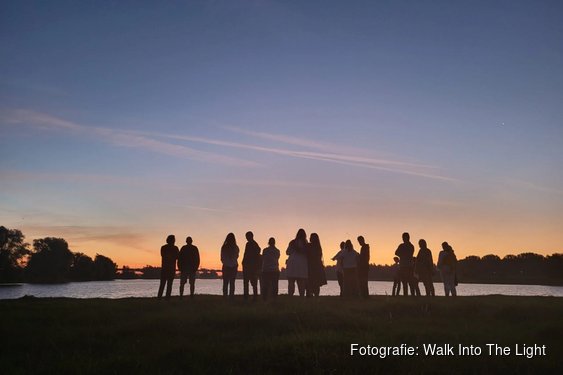 Walk Into the Light: Vroege ochtendwandeling met aandacht voor su&iuml;cidepreventie vanuit Geestmer