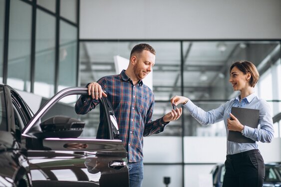 1,7 miljoen auto&rsquo;s verkocht in 2025, 259 duizend met stekker