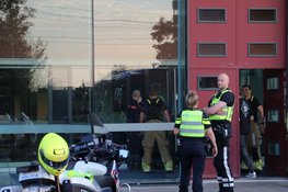 Agenten naar ziekenhuis na vreemde lucht op locatie van politie