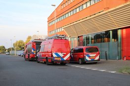 Agenten naar ziekenhuis na vreemde lucht op locatie van politie