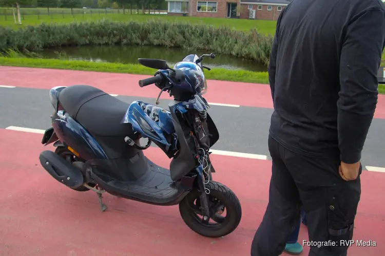 Scooterrijder gewond na knal achterop personenauto in Sint Pancras