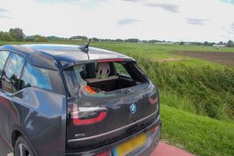 Scooterrijder gewond na knal achterop personenauto in Sint Pancras