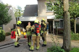 Man gewond nadat drie grote accu’s vlam vatten in woning aan Rigolettostraat in Alkmaar