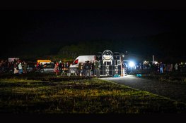Politie beëindigd illegale raveparty met honderden bezoekers in duinen