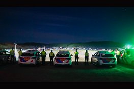 Politie beëindigd illegale raveparty met honderden bezoekers in duinen