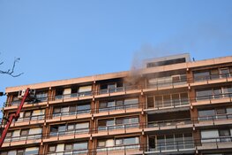 Grote brand op bovenste etage van flat in Alkmaar: Grip 1 afgekondigd