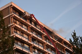 Grote brand op bovenste etage van flat in Alkmaar: Grip 1 afgekondigd