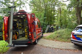 Brandweerduikers ingezet na vondst scooter in water in Alkmaar