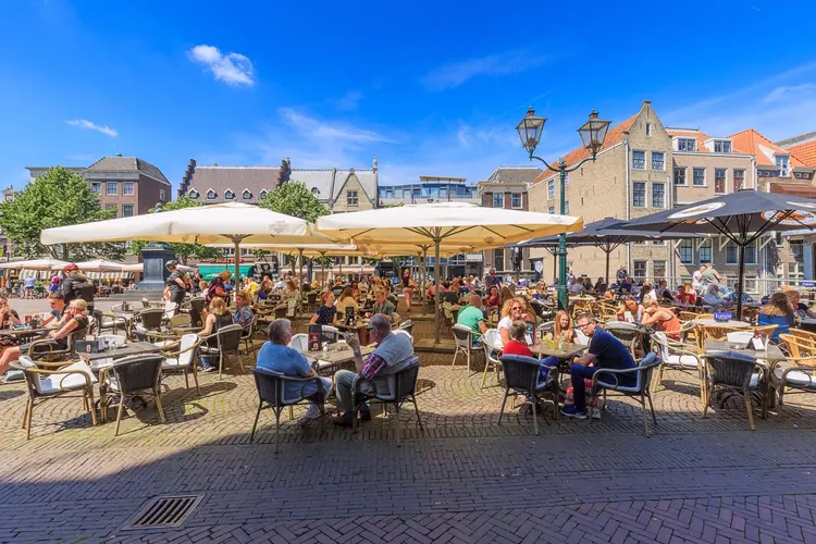 Een nieuw terras in Alkmaar: twee keuzes die bepalen of je er jaren plezier van hebt
