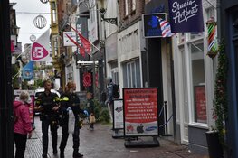 Telecomwinkel in centrum Alkmaar overvallen: politie zoekt verdachte