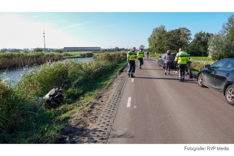 Motorrijder gewond na botsing met afslaande auto bij Zuidschermer