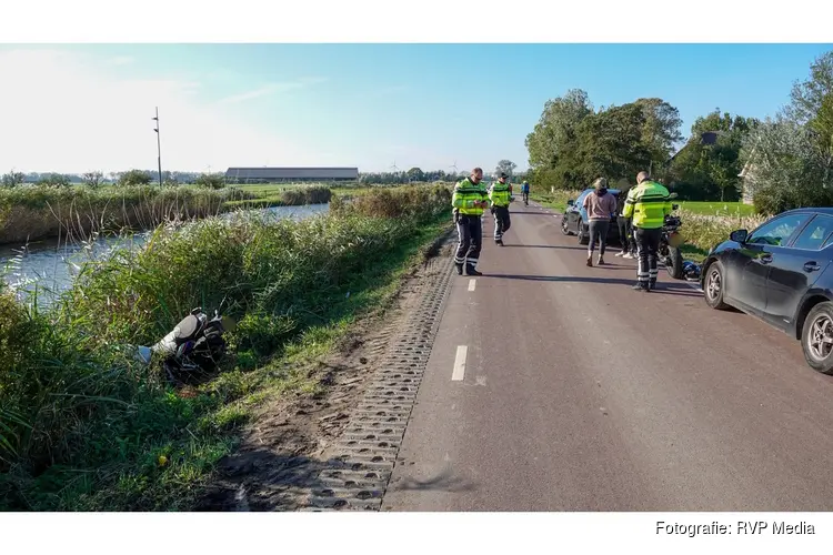 Motorrijder gewond na botsing met afslaande auto bij Zuidschermer