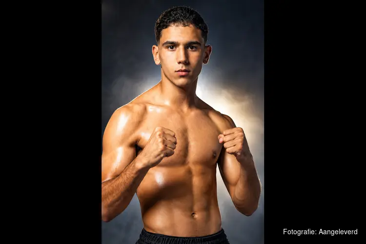 Alkmaarse kickbokser Mohamed El Kaderi (22) wint overtuigend zijn eerste A-partij