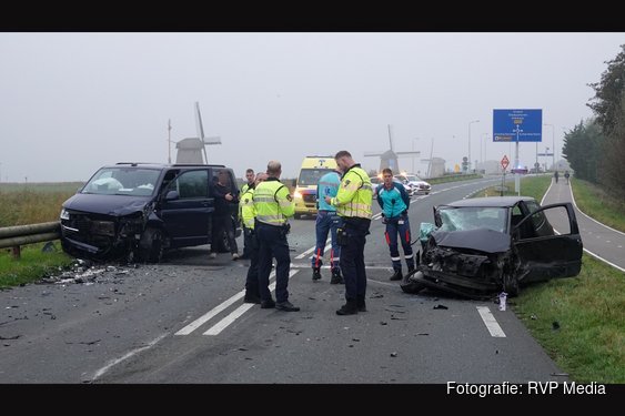 Gewonden en ravage na ernstig ongeval op N243 bij Schermerhorn