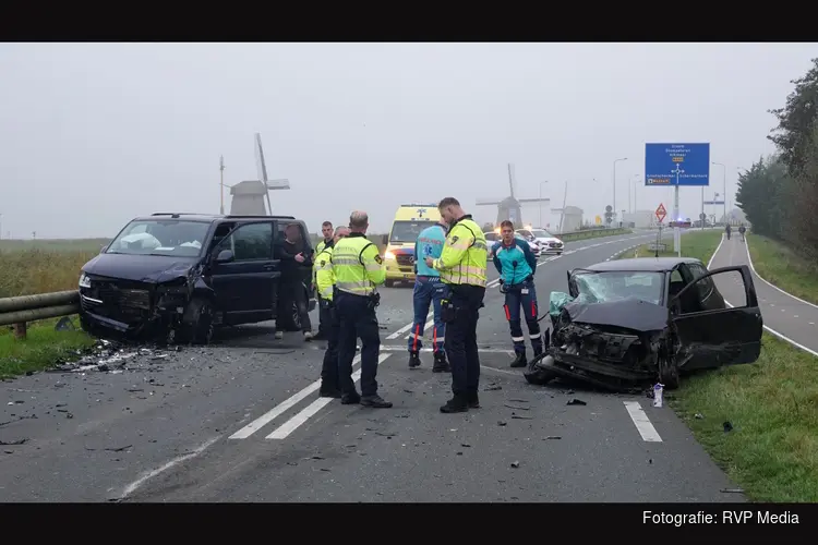 Gewonden en ravage na ernstig ongeval op N243 bij Schermerhorn