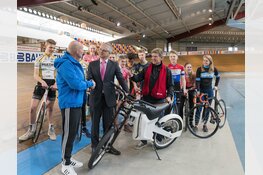 Electrische derny aan RTC Baanwielrennen